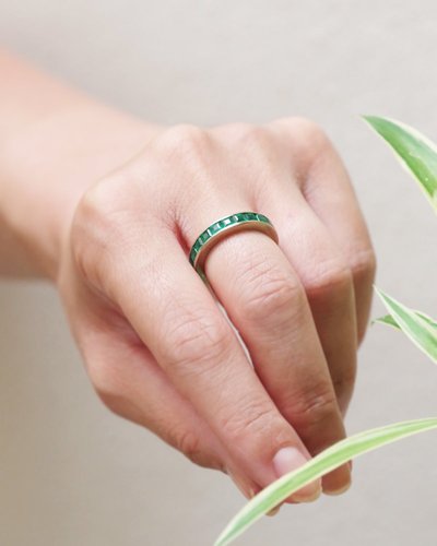 Fede nuziale americana Boucheron con smeraldi da 2,31 ct in oro 18k, anello di metà XX secolo