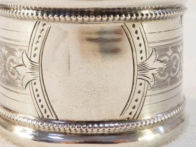 Portatovaglioli in argento massiccio del XIX secolo di Gaston BESEGHER