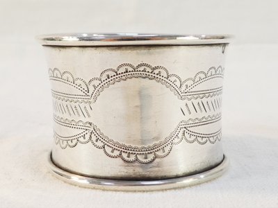 Serviettenring aus massivem Silber aus dem 19. Jahrhundert von LADOUCETTE und GAVARD