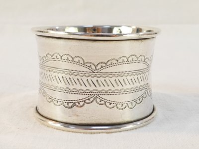 Serviettenring aus massivem Silber aus dem 19. Jahrhundert von LADOUCETTE und GAVARD