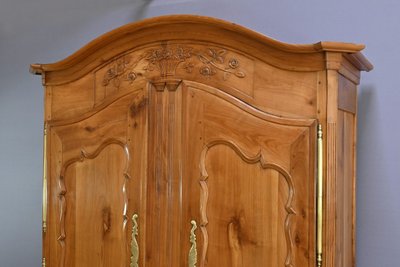 Armadio Nantaise in ciliegio, stile Luigi XV – Parte 1 del XIX secolo