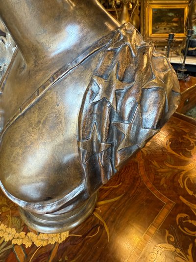 Grande busto in bronzo con patina marrone, XIX secolo, Diana cacciatrice