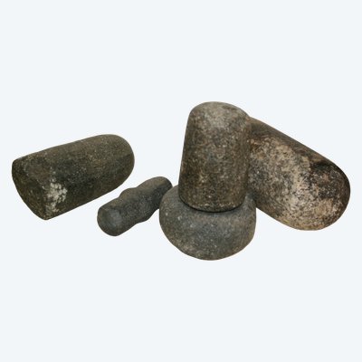 Lot de quatre pilons d'époque néolithique, Sahara.