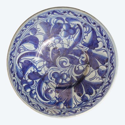 Majolica dish