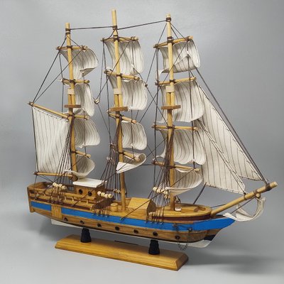 Superbe maquette du HMS Endeavour des années 1970. Fabriquée à la main en Angleterre.