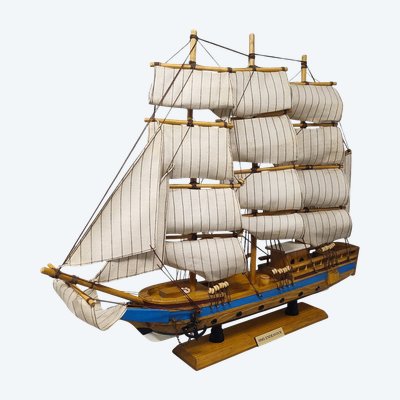 Superbe maquette du HMS Endeavour des années 1970. Fabriquée à la main en Angleterre.