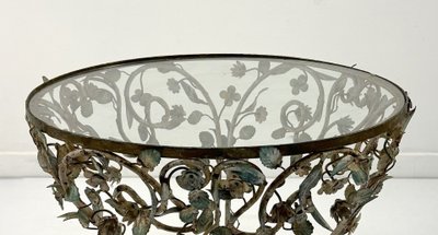 Table basse en fer forgé et tôle polychrome, XXe siècle