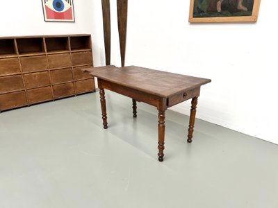 Petite table ancienne en noyer, 1890