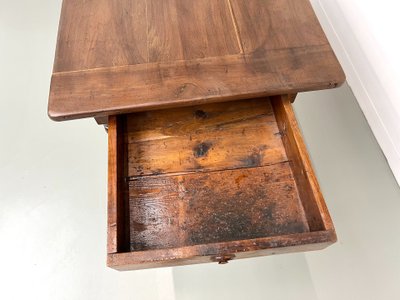Petite table ancienne en noyer, 1890