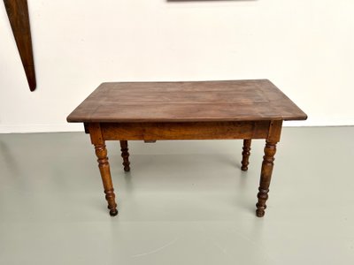 Petite table ancienne en noyer, 1890