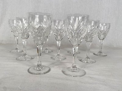 Saint-Louis, Chantilly model. Set of nine wine glasses. H 15 cm