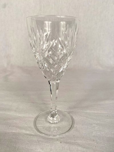 Saint-Louis, Chantilly model. Set of nine wine glasses. H 15 cm