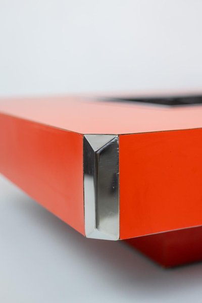 Willy Rizzo. Lacquered coffee table forming a bar. 1970s. LS64841359O