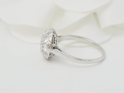 Antiker Ring aus Platin und Diamanten