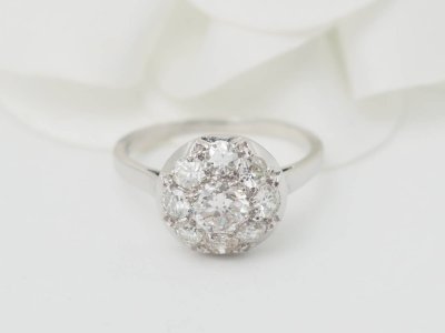 Antiker Ring aus Platin und Diamanten