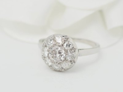 Antiker Ring aus Platin und Diamanten