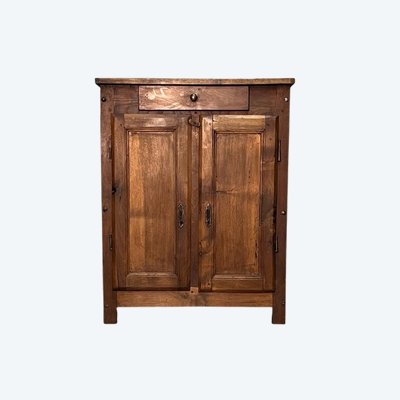 Nussbaumschrank 1800
