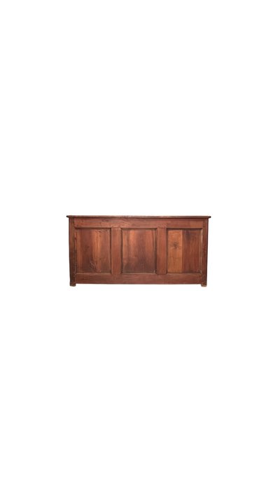 Walnut shop sideboard from 1700