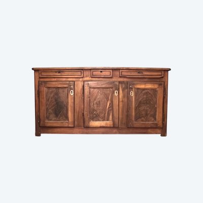 Walnut shop sideboard from 1700
