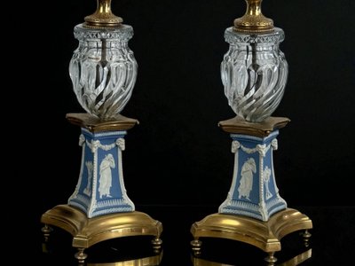 PAIR OF 19TH CENTURY TWO-TONE WEDGWOOD PORCELAIN AND CRYSTAL CANDLESTICKS