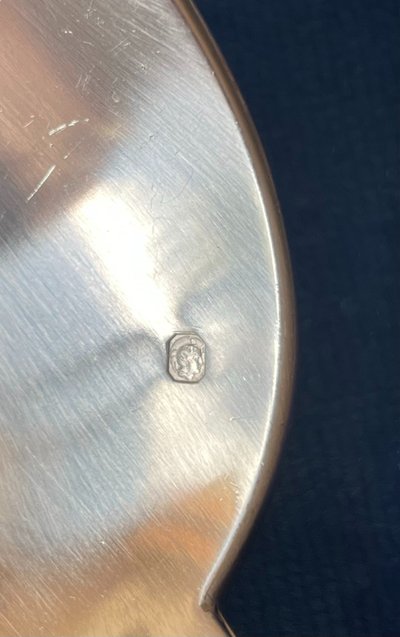Serving spoon.