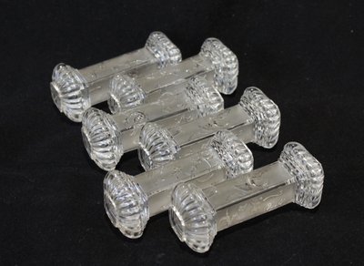 6 poggiacoltelli in vetro stampato con uccelli e volute, stile giapponese, circa 1900