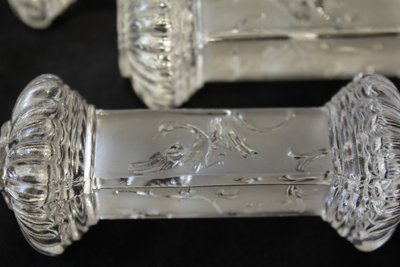6 poggiacoltelli in vetro stampato con uccelli e volute, stile giapponese, circa 1900