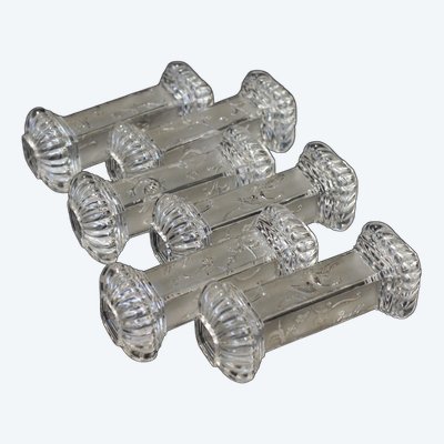 6 poggiacoltelli in vetro stampato con uccelli e volute, stile giapponese, circa 1900