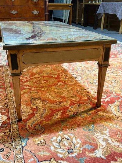 Louis XVI style coffee table in marble and cherry
