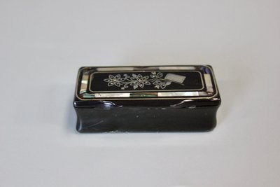 Tabatière en corne et incrustation fin XIX