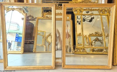 Paire de miroirs style Directoire dorés