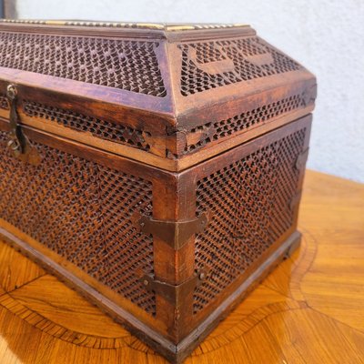 Coffre en bois  Russe, dans le goût des atelier Abramtsevo, XIXème siècle