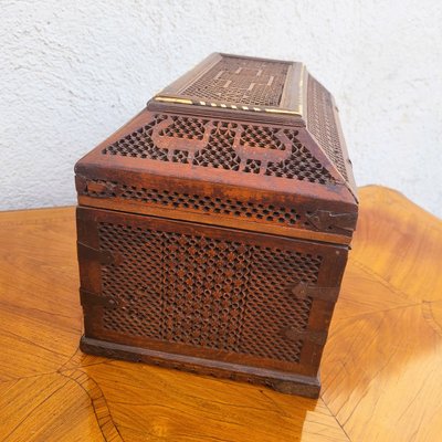 Coffre en bois  Russe, dans le goût des atelier Abramtsevo, XIXème siècle