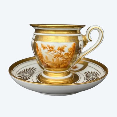 TAZZA E PIATTINO IN PORCELLANA FRANCESE, DORATURA E DECORAZIONE SEPPIA, FINE XIX - INIZIO XX SECOLO