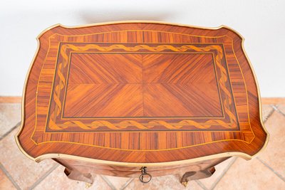 Antico comodino del XIX secolo.Francia