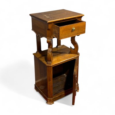 Élégante table de chevet en forme de virgule de la fin du XIXe siècle