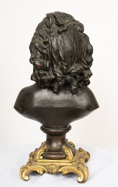Sculpture ancienne en bronze patiné et doré signée « Houdon ». France, XIXe siècle.
