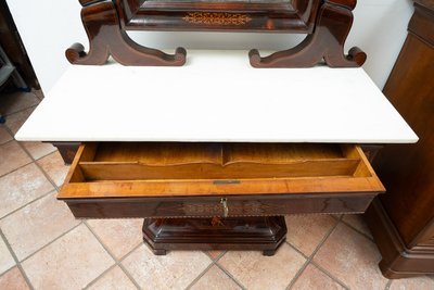 Toilettes anciennes datant du début du 19ème siècle.Naples