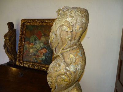 18th century Salomonic column with natural decor