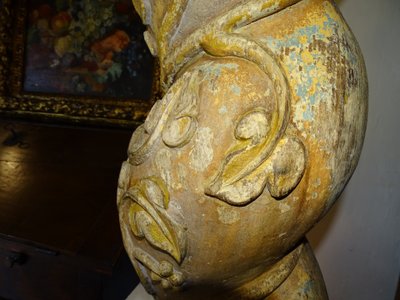 18th century Salomonic column with natural decor
