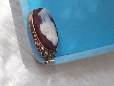 Camée ancien en pendentif.