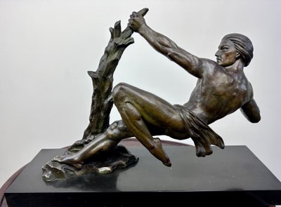 Sovrano Art Déco della scimmia atleta jacques LIMOUSIN