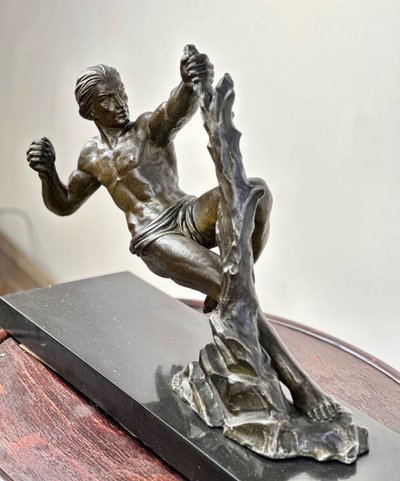Sovrano Art Déco della scimmia atleta jacques LIMOUSIN