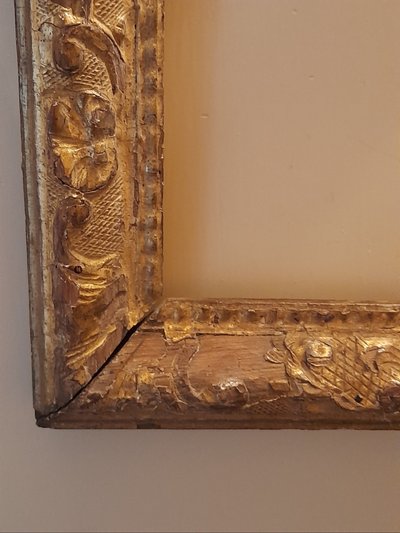 Cadre ancien  bois doré époque LXIV à  la Bérain