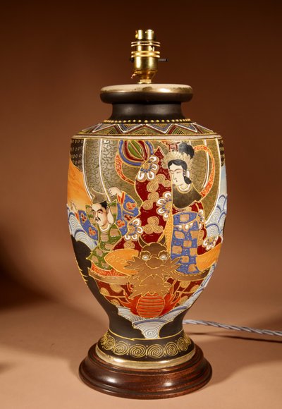 Impressionnante paire de lampes de table Satsuma japonaises authentiques, de grande taille et très d