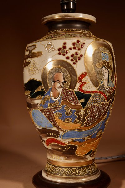 Impressive pair of Japanese Satsuma table lamps, highly decorative and authentic (face