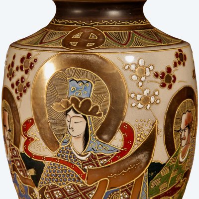 Impressive pair of Japanese Satsuma table lamps, highly decorative and authentic (face