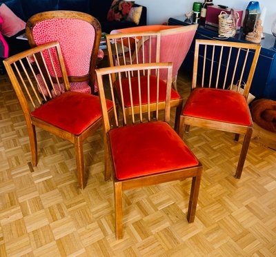 Set di 4 sedie in legno marrone con sedute in velluto rosso mattone, vintage