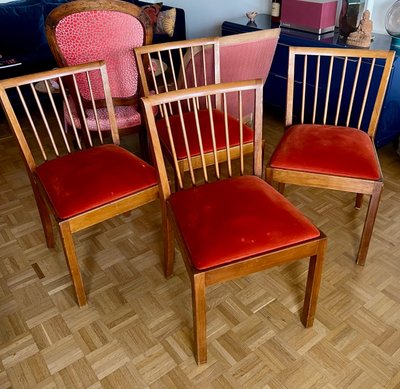 Set di 4 sedie in legno marrone con sedute in velluto rosso mattone, vintage
