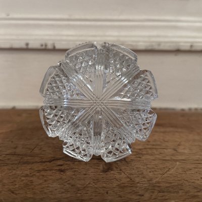 Verre en cristal taillé avec inclusion XIXe représentant la Vierge